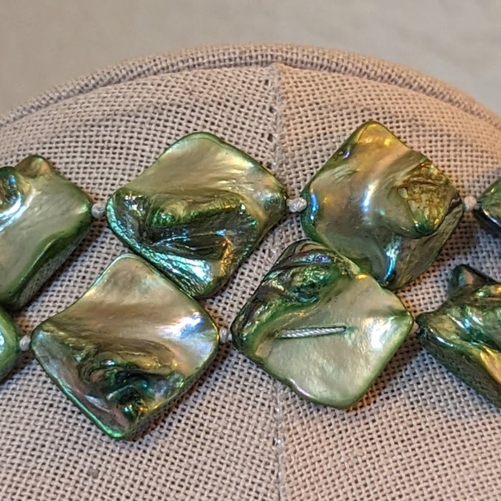 Long Green Shell Necklace - Picture 8 of 9